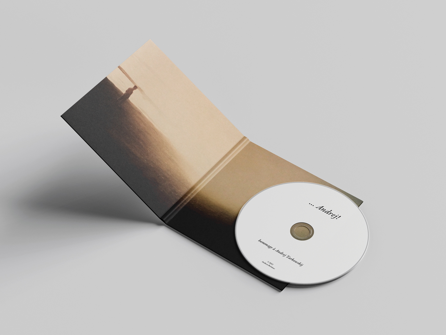 Geöffnetes Digipack mit CD der Audio-CD-Edition »… Andrej! – Hommage à Andrej Tarkowskij«